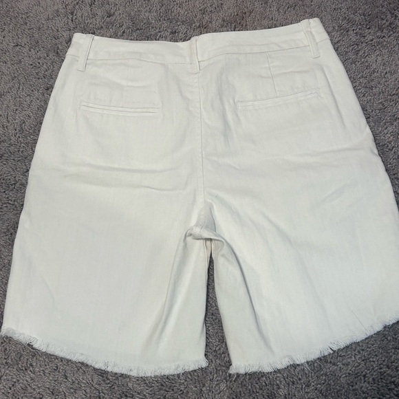 FP ONE FREE PEOPLE Long Shorts.Summer. Size 8. White. - Picture 3 of 5